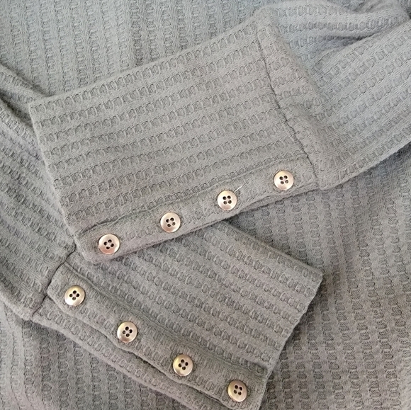 Chaser Sz L Waffle Knit Thermal Top Green Long Sleeve Button Cuffs - Picture 7 of 10